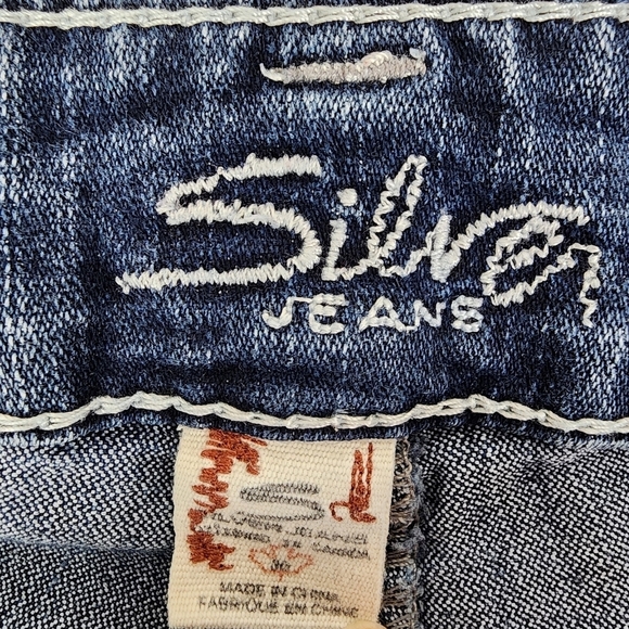 Silver Suki Jean Capris Factory Fade  5 Pocket 25.5" Inseam Blue Size 30W - Picture 3 of 16